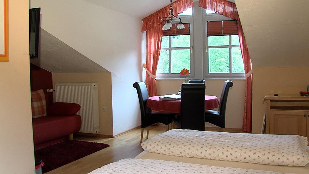 Landgasthof Zum Hirschenstein, Pension Garni Санкт Енглмар Екстериор снимка