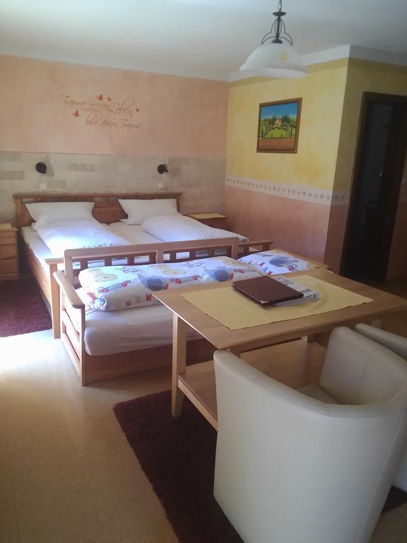 Landgasthof Zum Hirschenstein, Pension Garni Санкт Енглмар Екстериор снимка